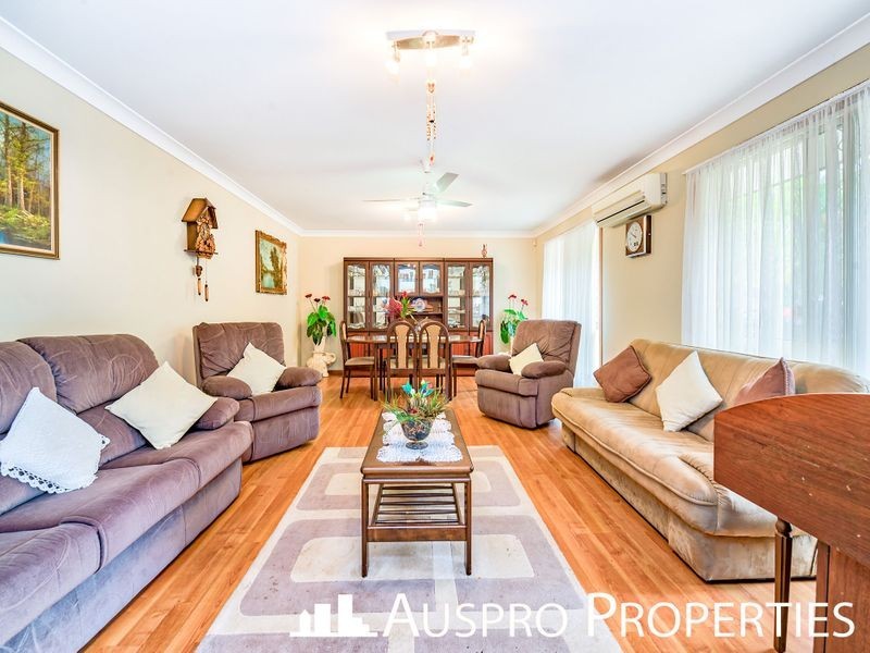 27 Park Ridge Rd, Park Ridge QLD 4125