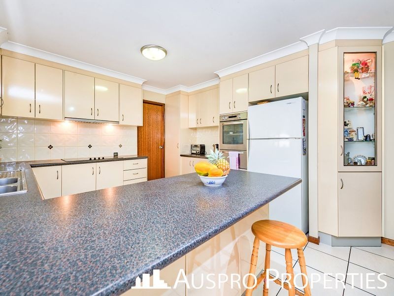 27 Park Ridge Rd, Park Ridge QLD 4125