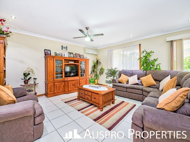 27 Park Ridge Rd, Park Ridge QLD 4125