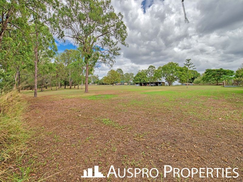 27 Park Ridge Rd, Park Ridge QLD 4125