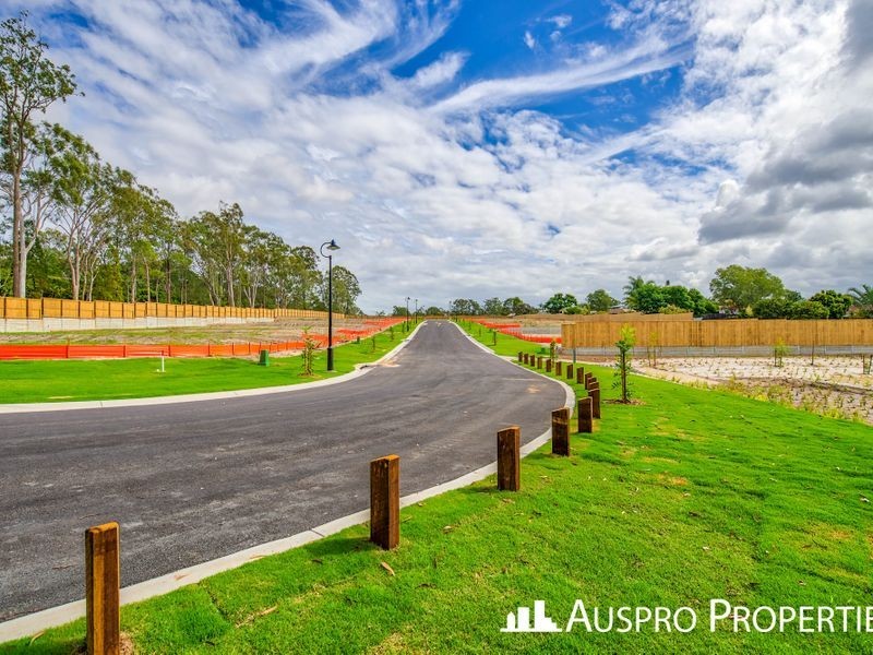10 Crest Rd (Carrick Pl), Greenbank QLD 4124