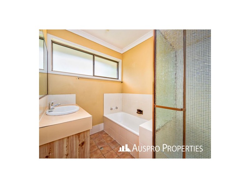 14 Estoril Street, Robertson QLD 4109