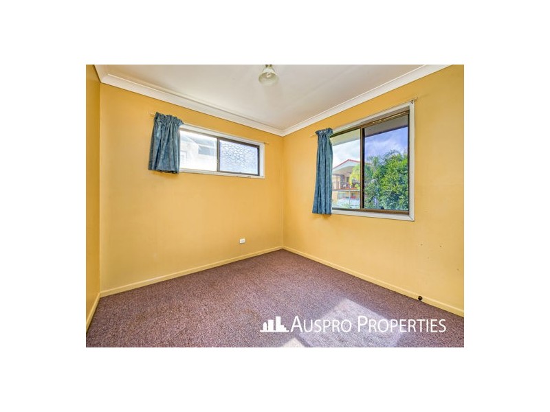 14 Estoril Street, Robertson QLD 4109
