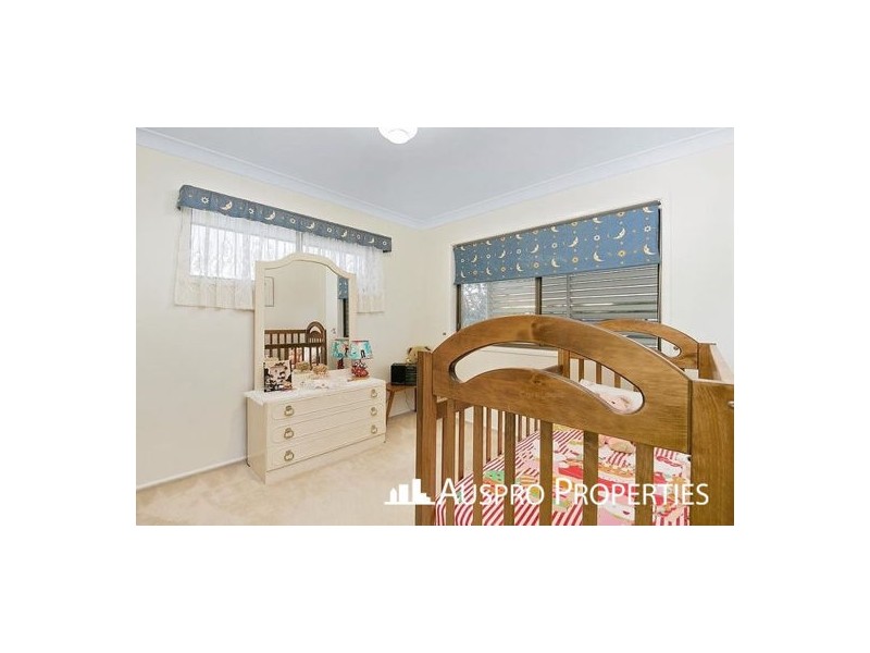 398 Warrigal Rd, Eight Mile Plains QLD 4113