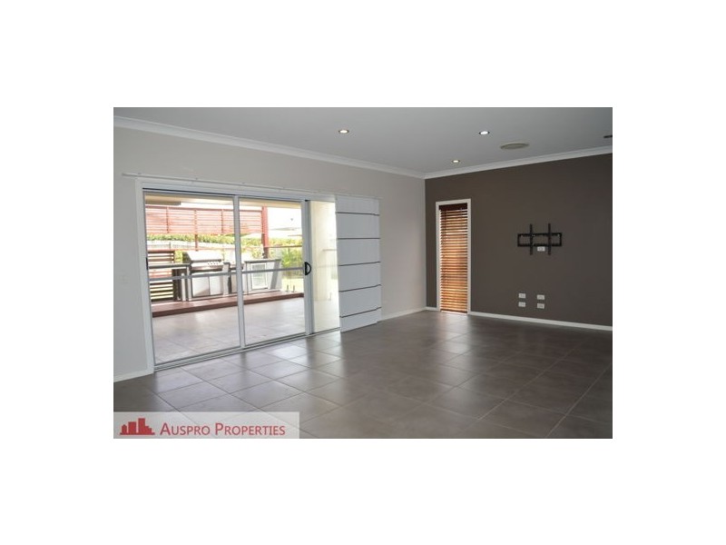 37 Parkgrove St, Birkdale QLD 4159