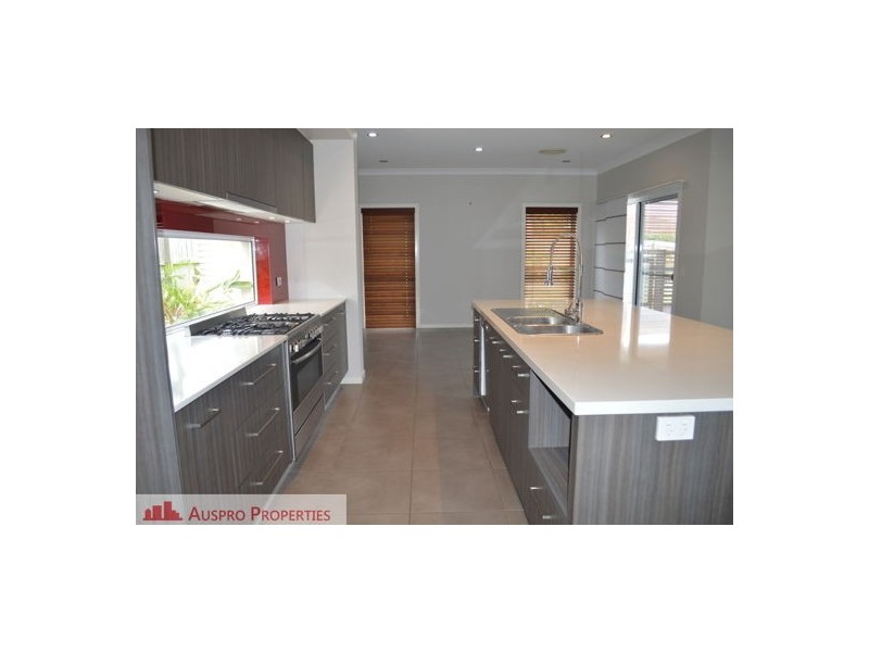 37 Parkgrove St, Birkdale QLD 4159