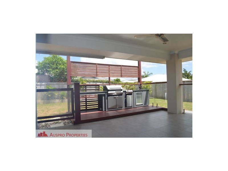 37 Parkgrove St, Birkdale QLD 4159