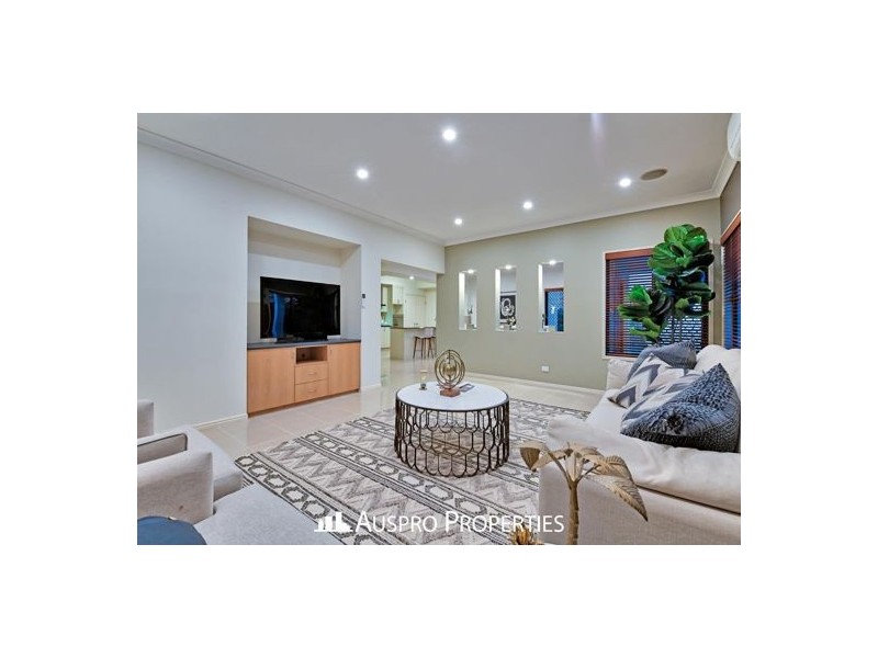 79 White Cedar Cct, Stretton QLD 4116