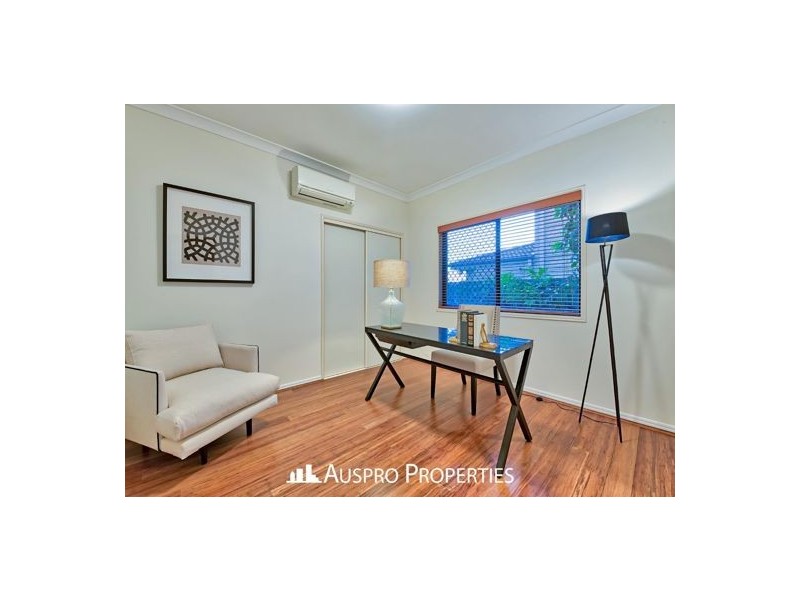 79 White Cedar Cct, Stretton QLD 4116