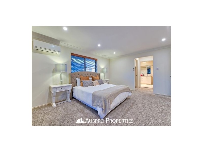 79 White Cedar Cct, Stretton QLD 4116