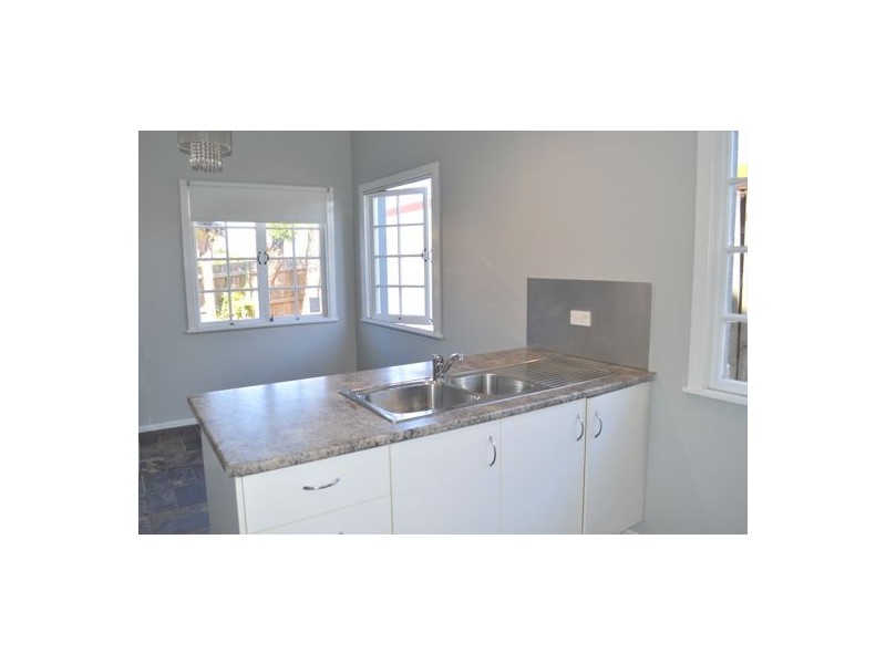 42 Lorinya St, Mansfield QLD 4122