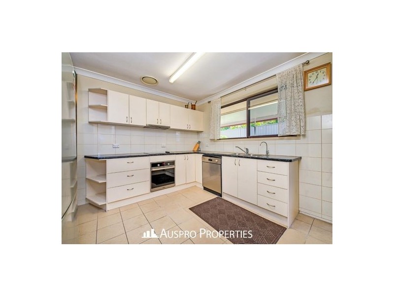 50 Greenmeadow Rd, Mansfield QLD 4122