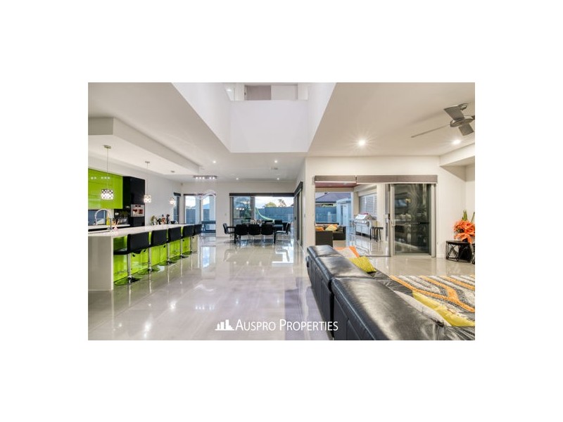 110 The Parkway, Stretton QLD 4116