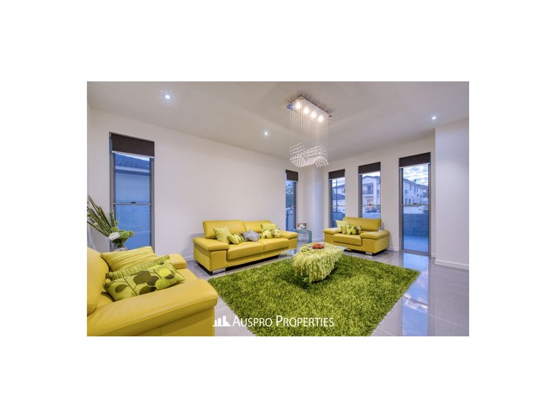 110 The Parkway, Stretton QLD 4116