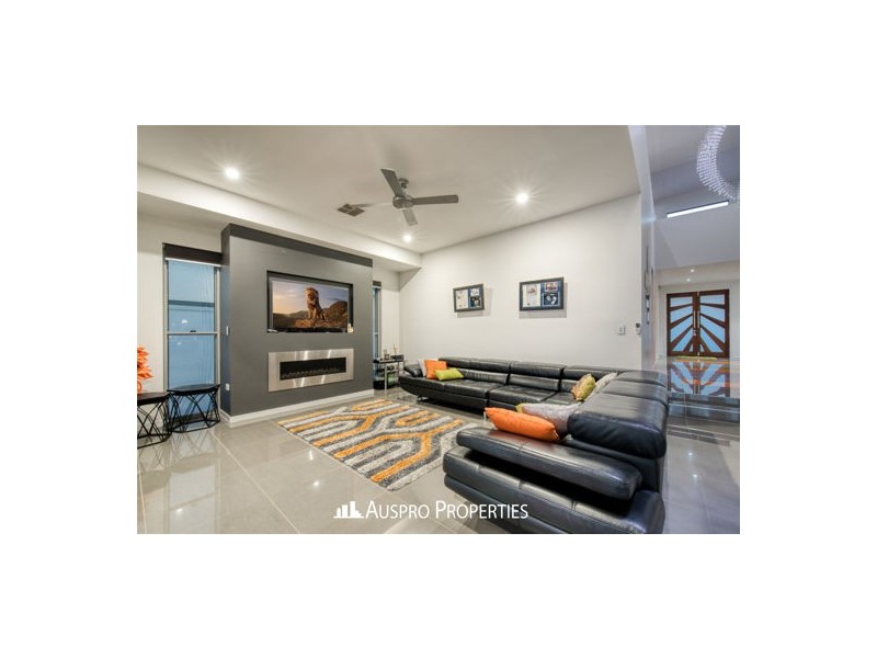 110 The Parkway, Stretton QLD 4116