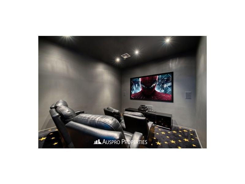 110 The Parkway, Stretton QLD 4116