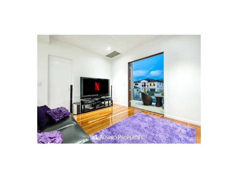 110 The Parkway, Stretton QLD 4116