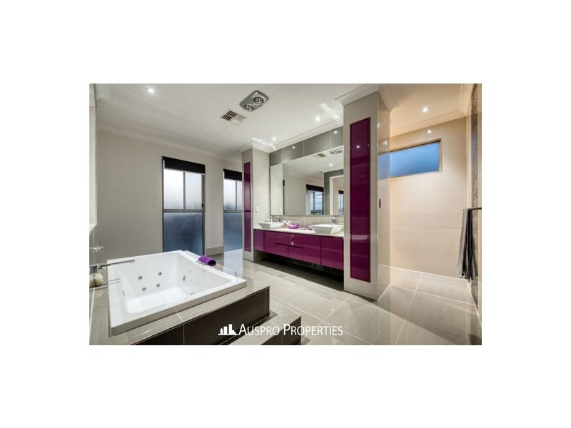 110 The Parkway, Stretton QLD 4116