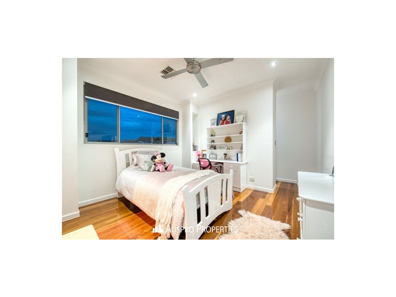 110 The Parkway, Stretton QLD 4116