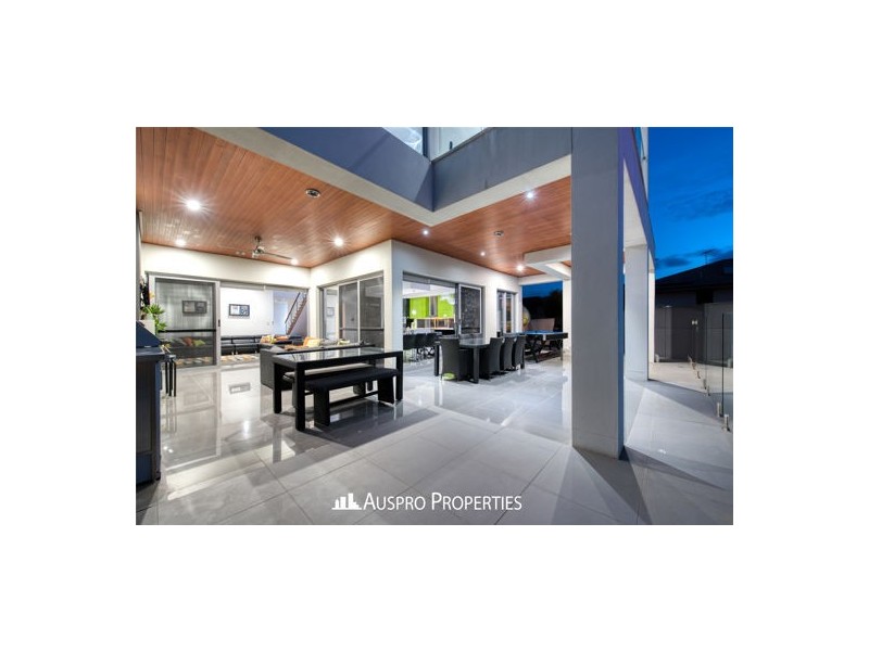 110 The Parkway, Stretton QLD 4116