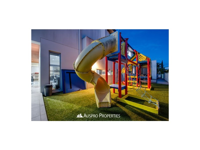 110 The Parkway, Stretton QLD 4116