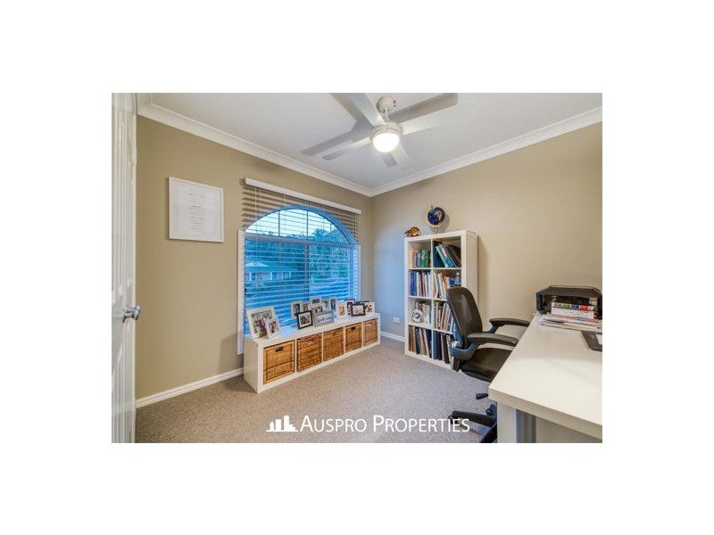 11 Cassia Pl, Stretton QLD 4116