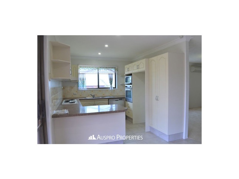 398 Warrigal Rd, Eight Mile Plains QLD 4113