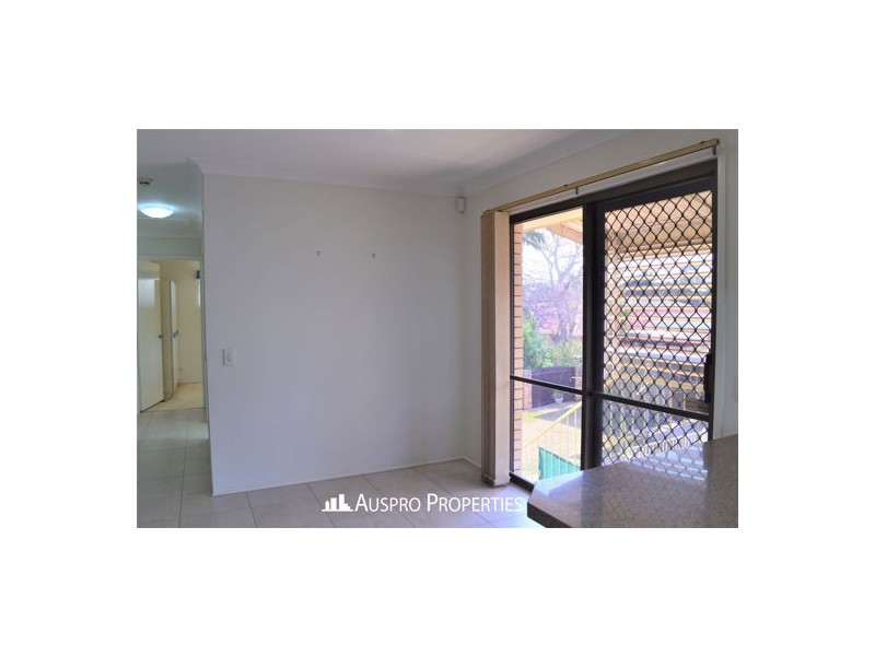 398 Warrigal Rd, Eight Mile Plains QLD 4113