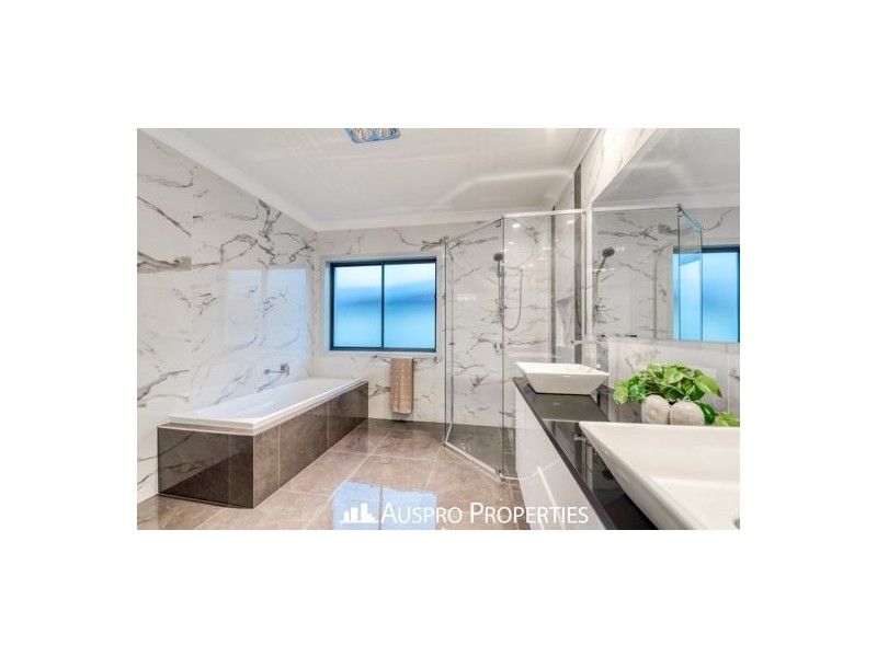 36 Hawthorn Circuit, Stretton QLD 4116