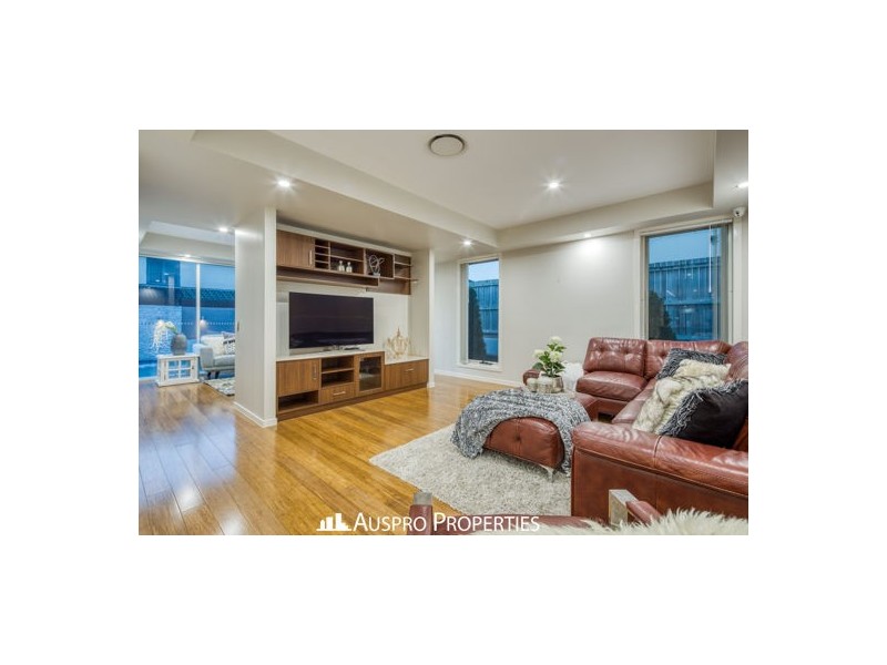 156 Hawthorn Circuit, Stretton QLD 4116