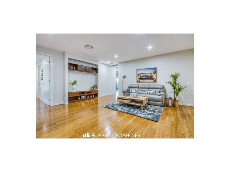 156 Hawthorn Circuit, Stretton QLD 4116