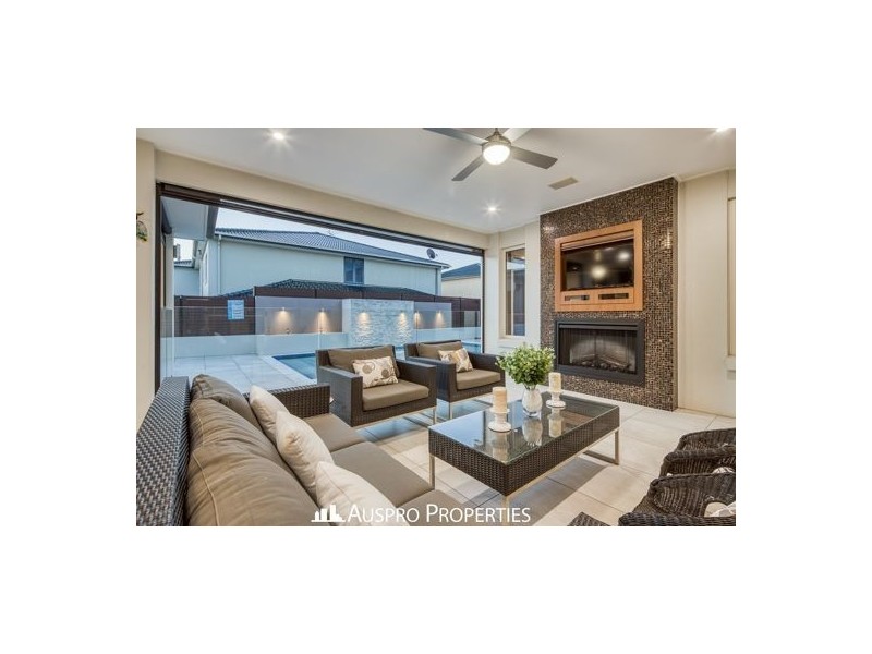 156 Hawthorn Circuit, Stretton QLD 4116