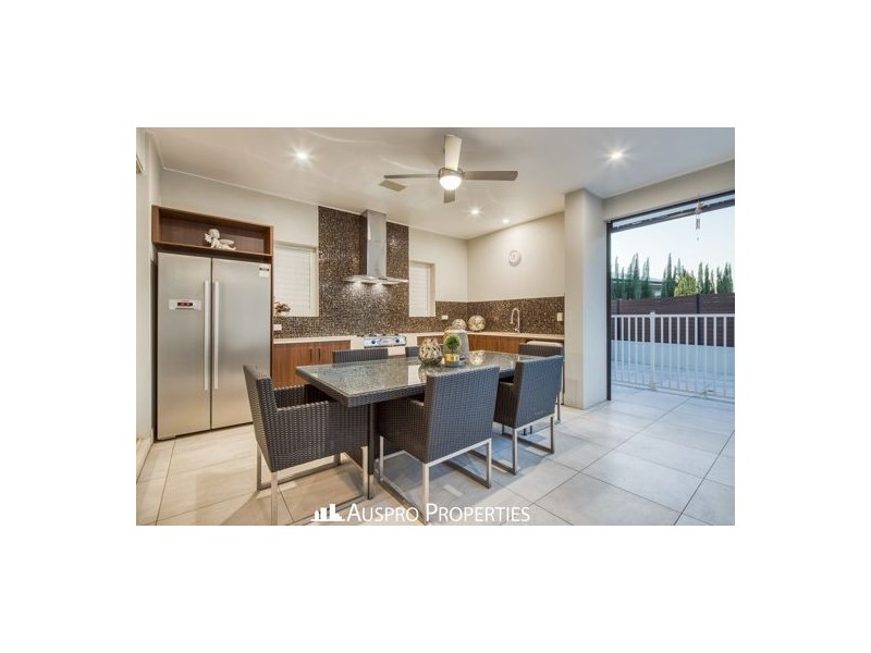156 Hawthorn Circuit, Stretton QLD 4116