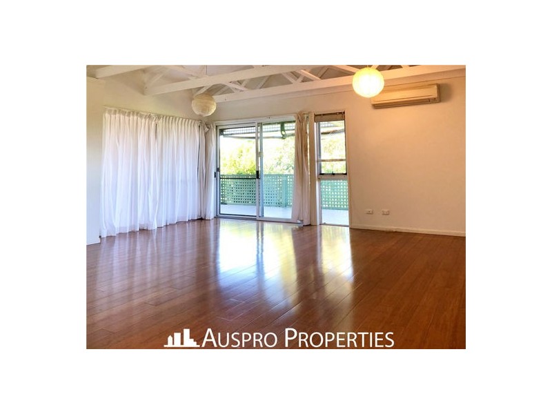 18 Firthshire Street, Mansfield QLD 4122