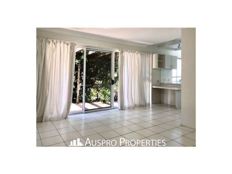 18 Firthshire Street, Mansfield QLD 4122