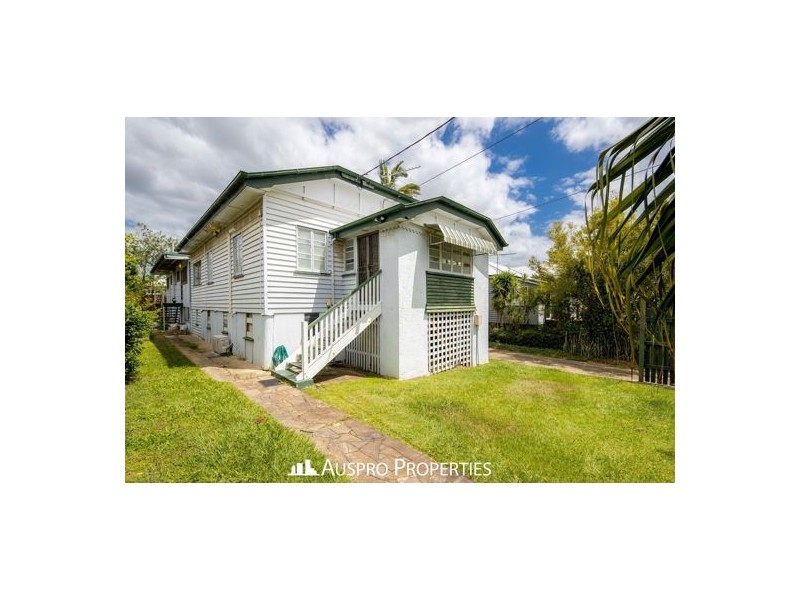 43 Holland Road, Holland Park QLD 4121
