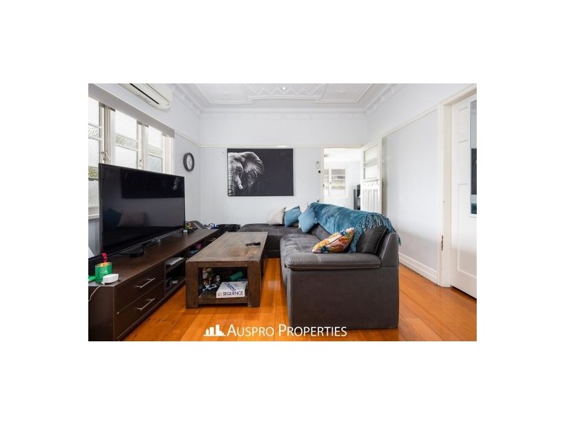 43 Holland Road, Holland Park QLD 4121