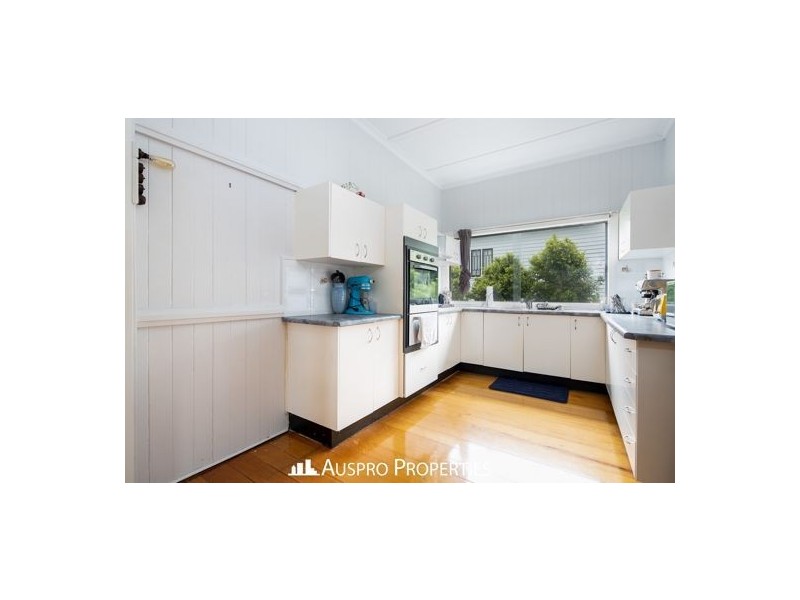 43 Holland Road, Holland Park QLD 4121