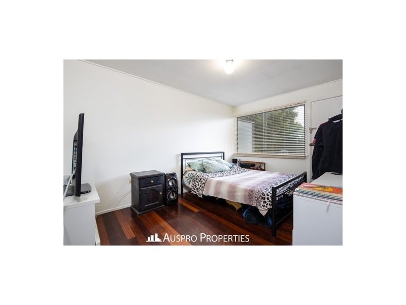 43 Holland Road, Holland Park QLD 4121