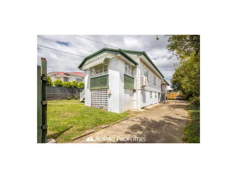 43 Holland Road, Holland Park QLD 4121