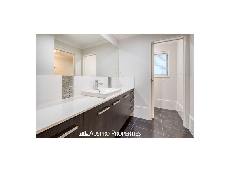 27 Peachtree Pl, Stretton QLD 4116