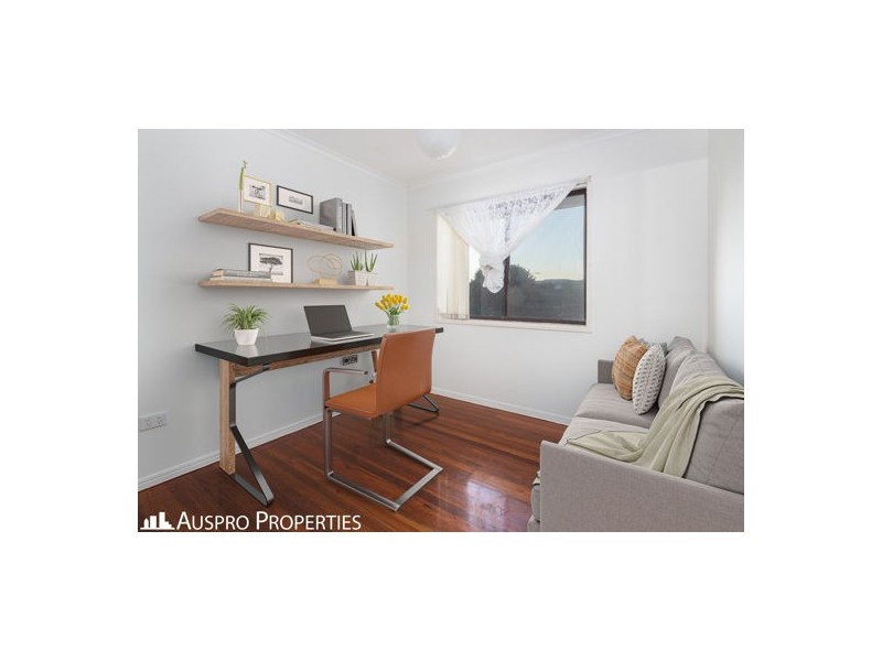 5 Lomandra Street, Robertson QLD 4109