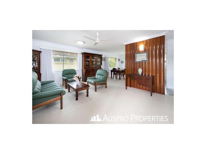 30 Darlington St, Macgregor QLD 4109