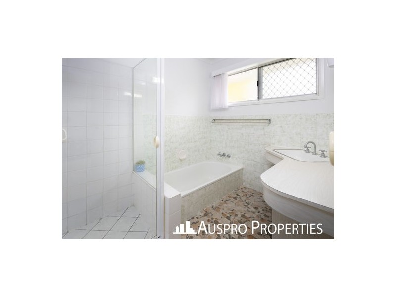 30 Darlington St, Macgregor QLD 4109