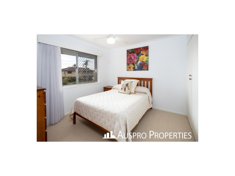 30 Darlington St, Macgregor QLD 4109