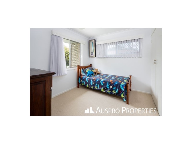 30 Darlington St, Macgregor QLD 4109