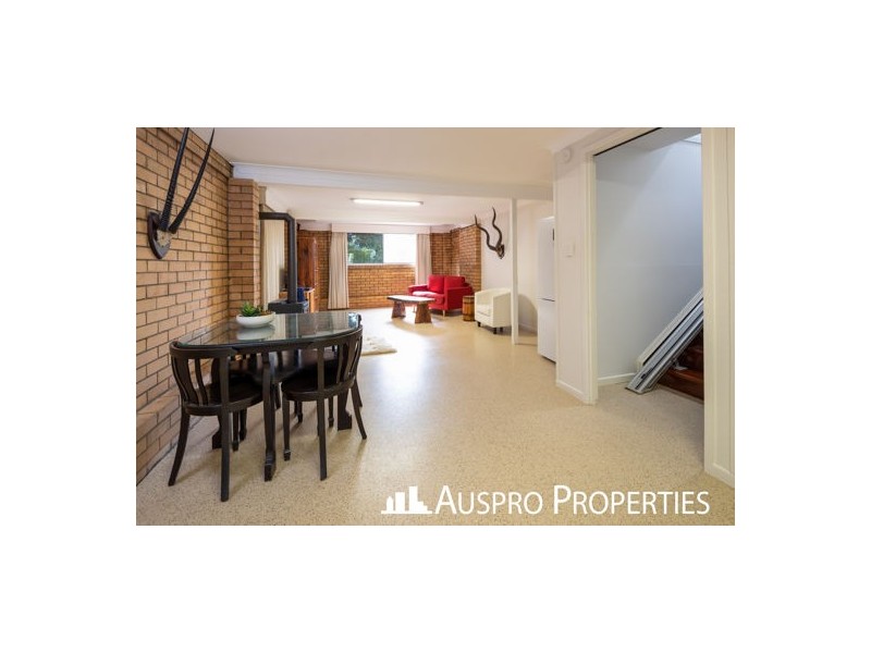 30 Darlington St, Macgregor QLD 4109