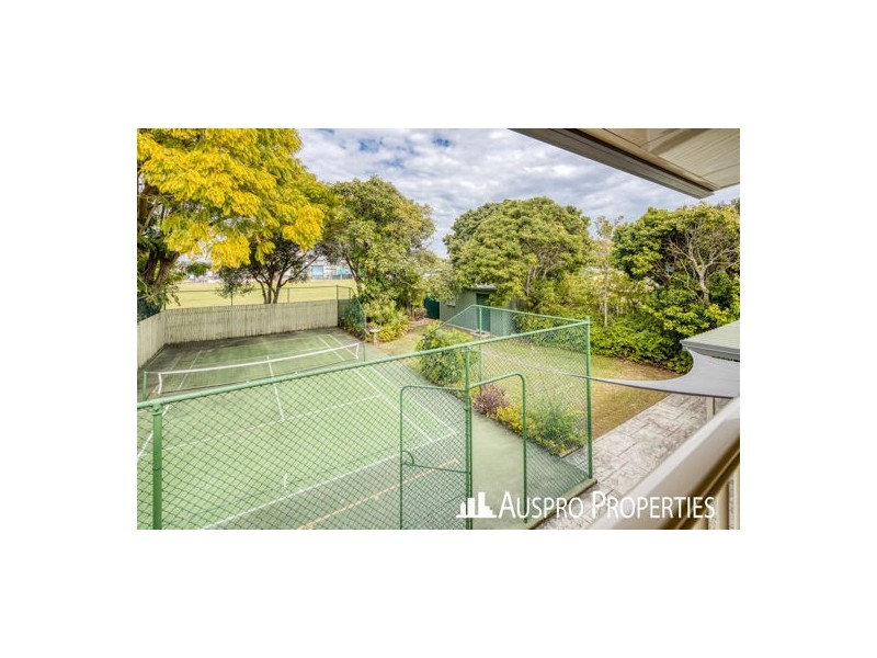 30 Darlington St, Macgregor QLD 4109