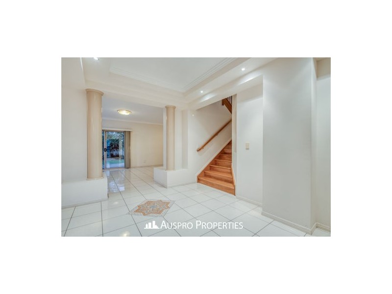 5 Paul Drive, Regents Park QLD 4118