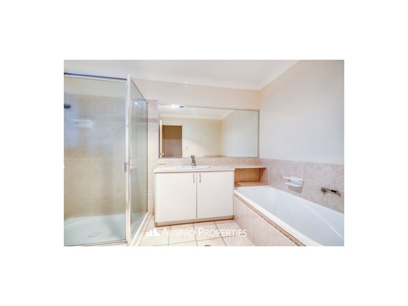 5 Paul Drive, Regents Park QLD 4118